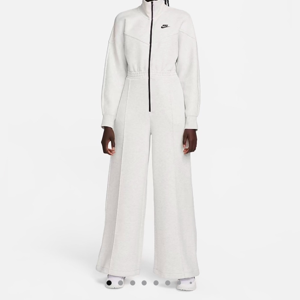 Nike Women's Sportswear Tech Fleece Windrunner